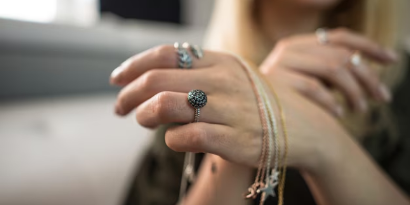 6 Best Jewelry Brands For Affordable Luxury